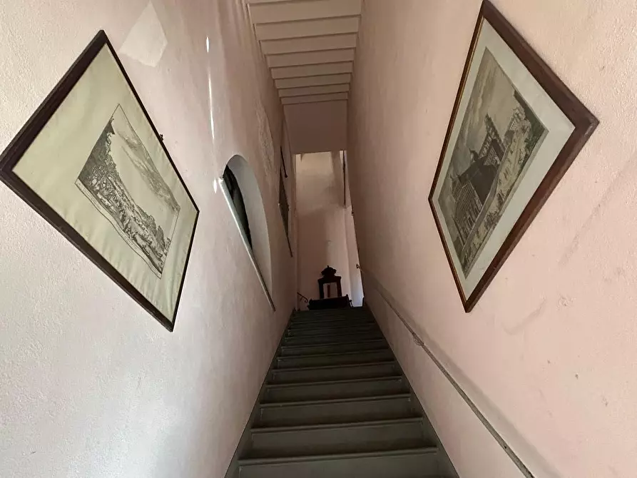 Immagine 24 di Palazzo in vendita  a Pisa