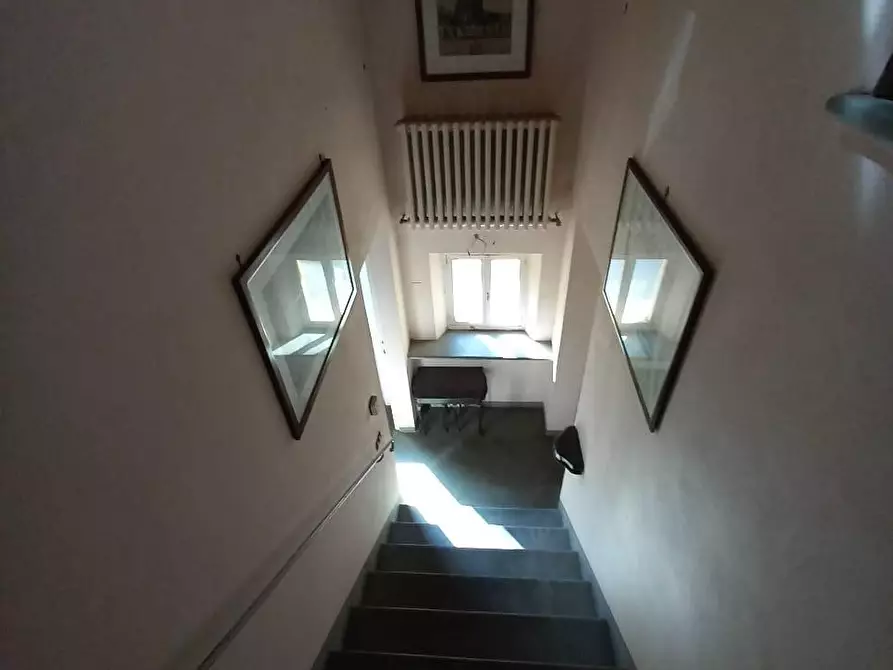 Immagine 10 di Palazzo in vendita  a Pisa