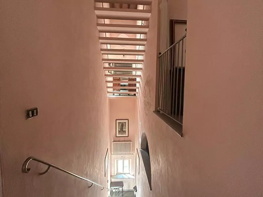 Immagine 39 di Palazzo in vendita  a Pisa