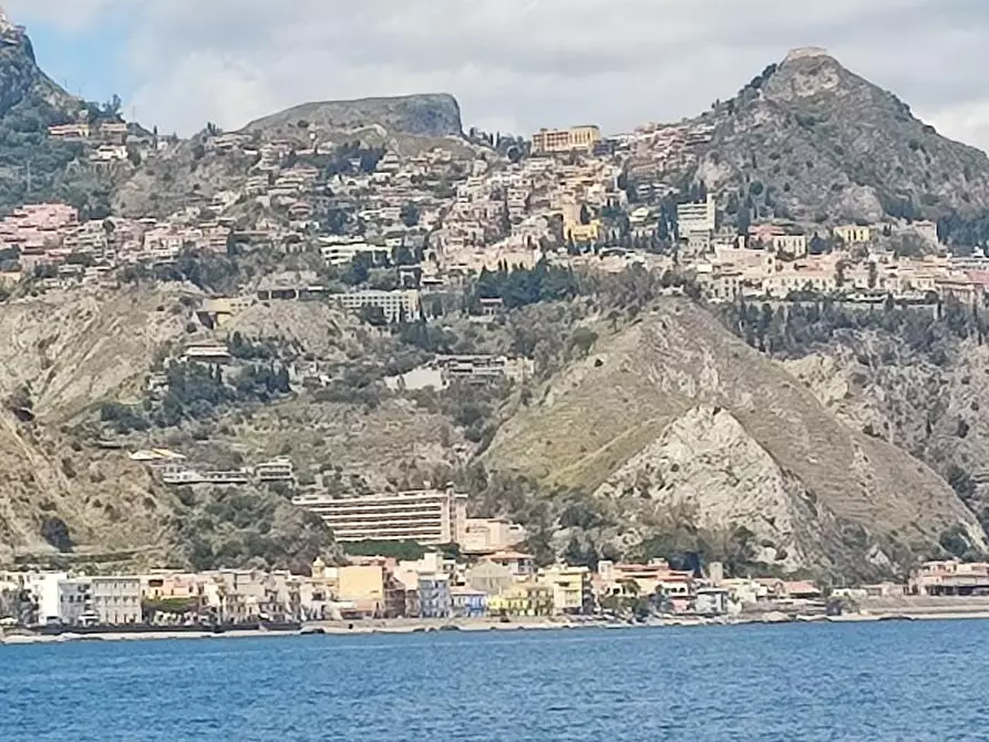 Immagine 1 di Appartamento in vendita  a Giardini-Naxos