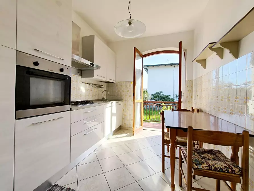 Immagine 13 di Appartamento in vendita  a Carrara