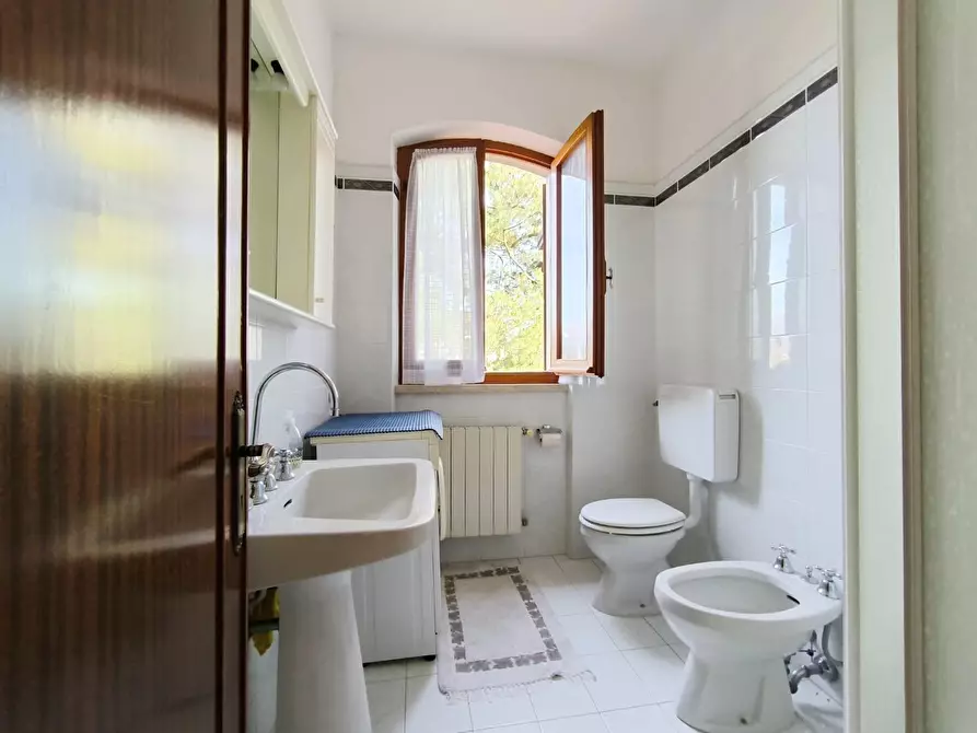 Immagine 24 di Appartamento in vendita  a Carrara