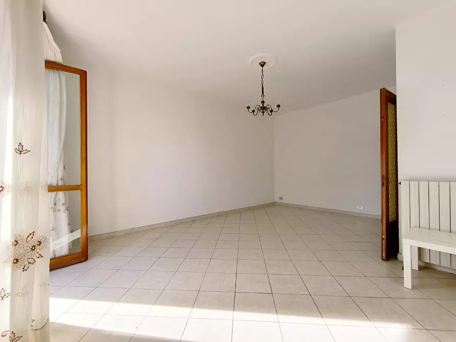 Immagine 4 di Appartamento in vendita  a Carrara