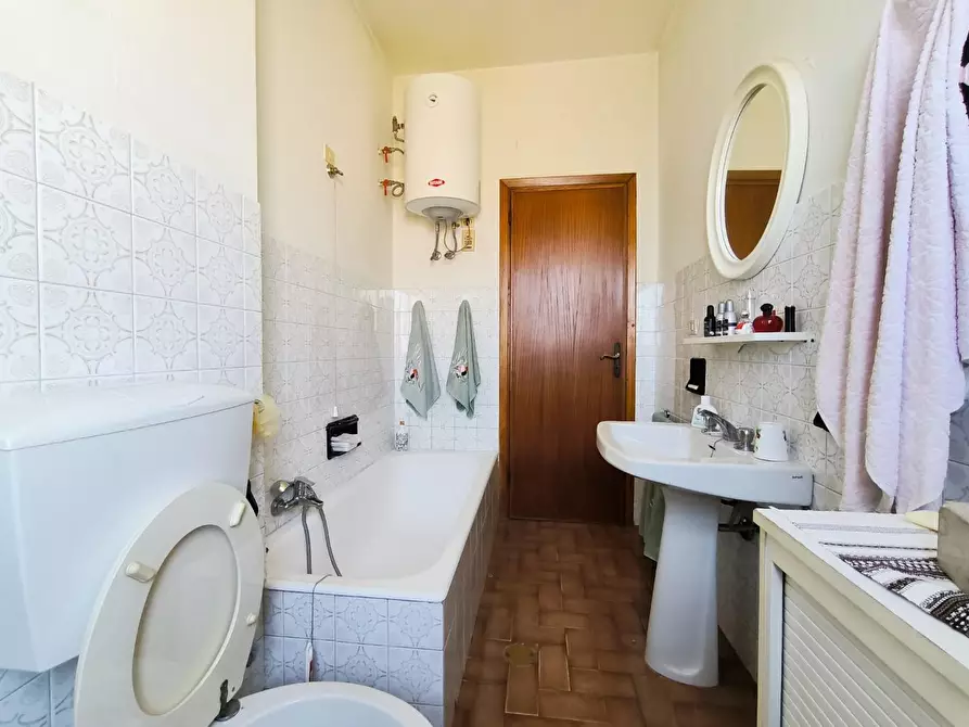 Immagine 22 di Appartamento in vendita  a Carrara