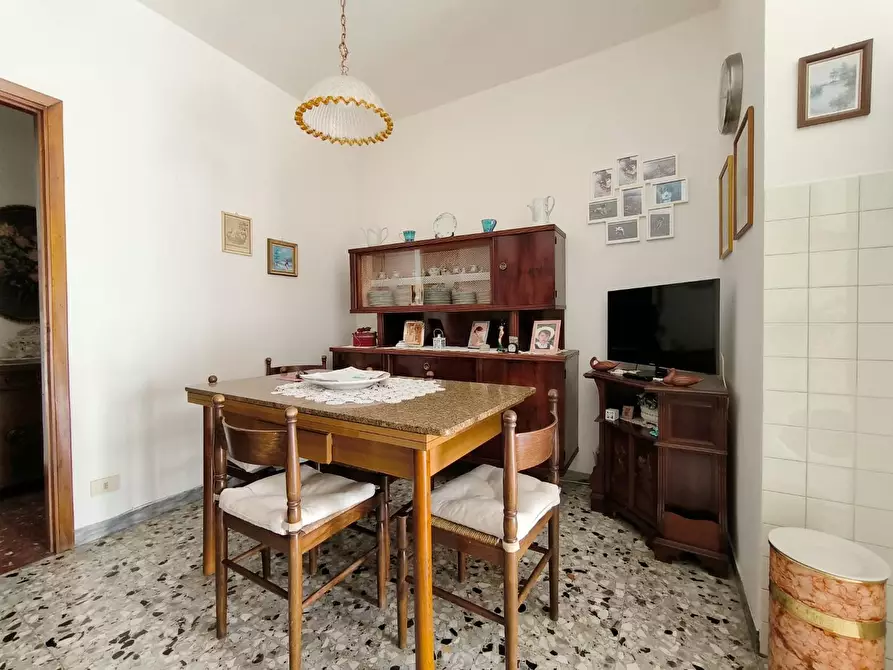 Immagine 13 di Appartamento in vendita  a Carrara