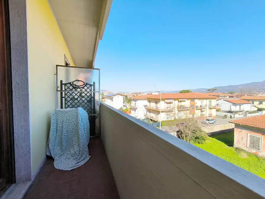 Immagine 8 di Appartamento in vendita  a Carrara