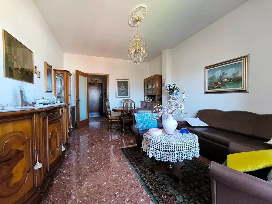 Immagine 7 di Appartamento in vendita  a Carrara