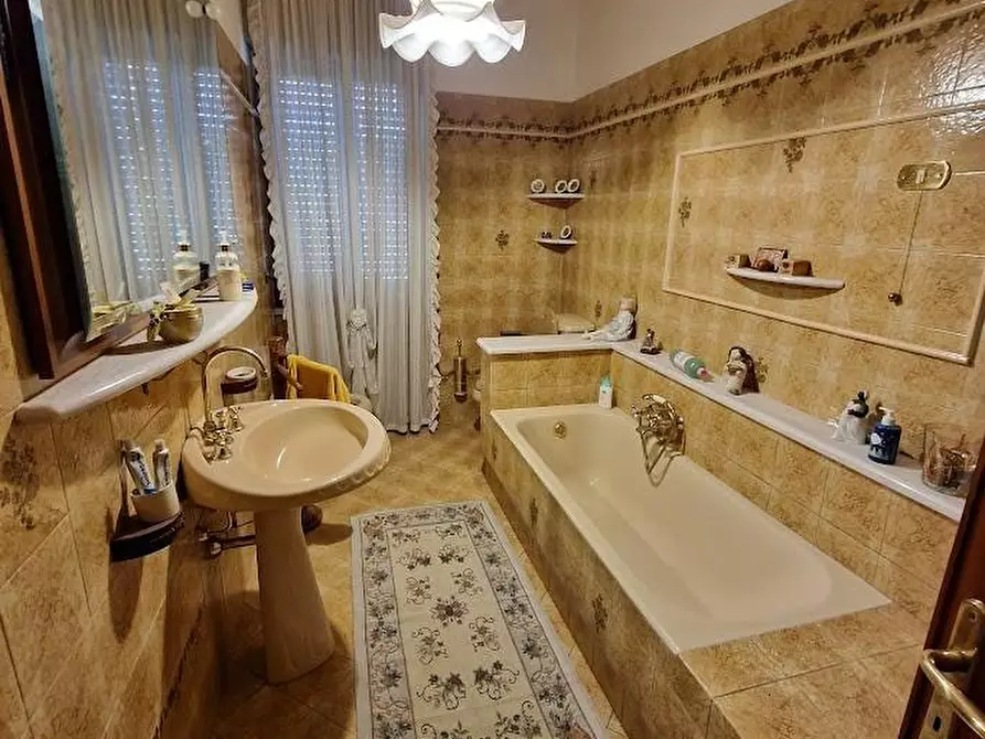 Immagine 22 di Casa bifamiliare in vendita  a Licciana Nardi