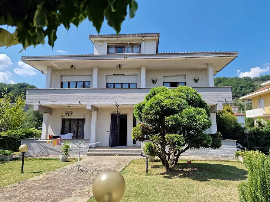 Immagine 1 di Casa bifamiliare in vendita  a Licciana Nardi