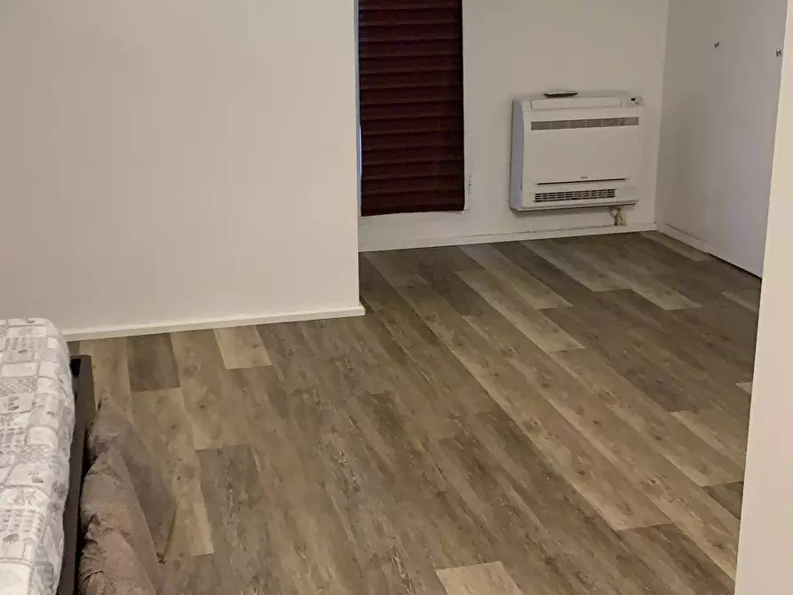 Immagine 5 di Appartamento in vendita  a Cecina