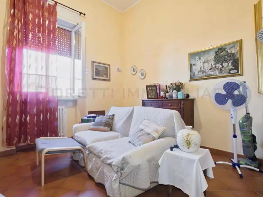 Immagine 11 di Appartamento in vendita  a Suvereto