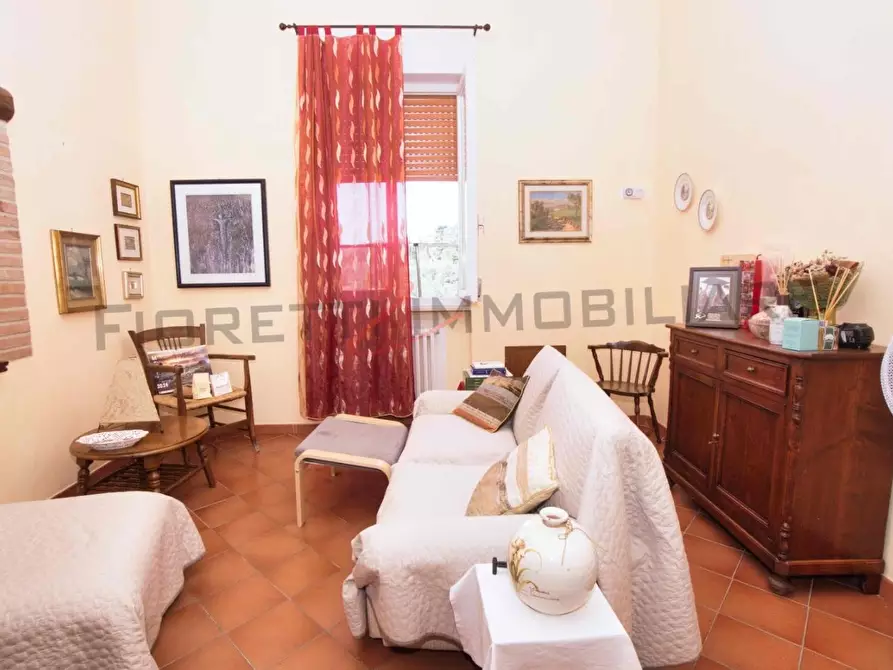 Immagine 10 di Appartamento in vendita  a Suvereto