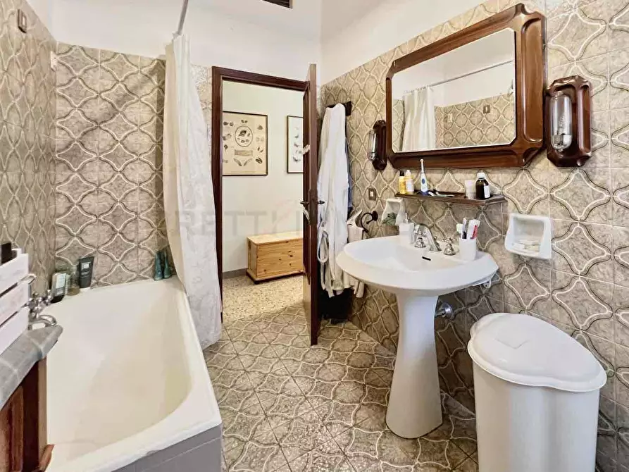 Immagine 25 di Appartamento in vendita  a Suvereto