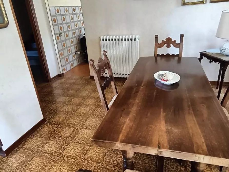 Immagine 3 di Villa in vendita  a San Giuliano Terme