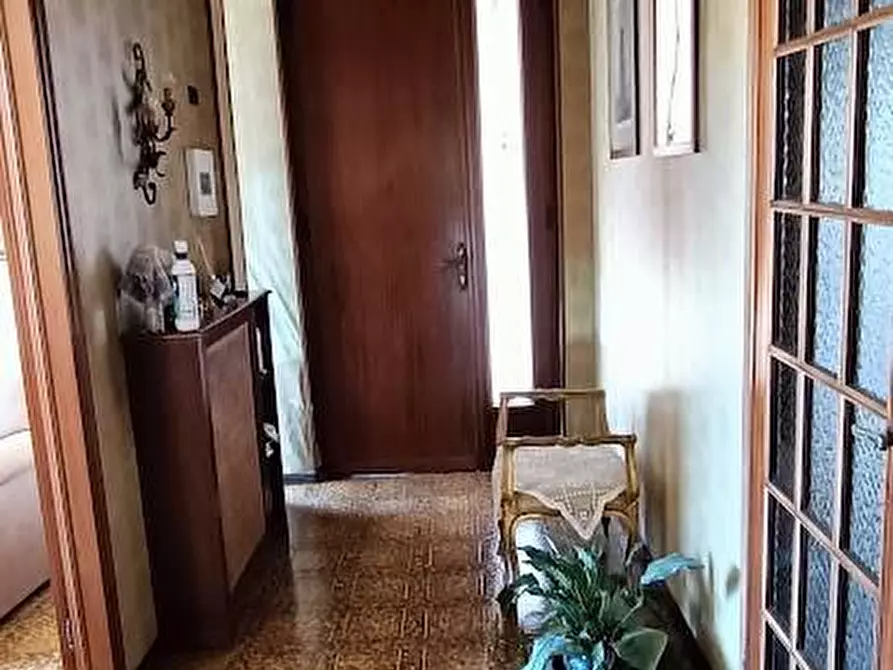 Immagine 5 di Villa in vendita  a San Giuliano Terme