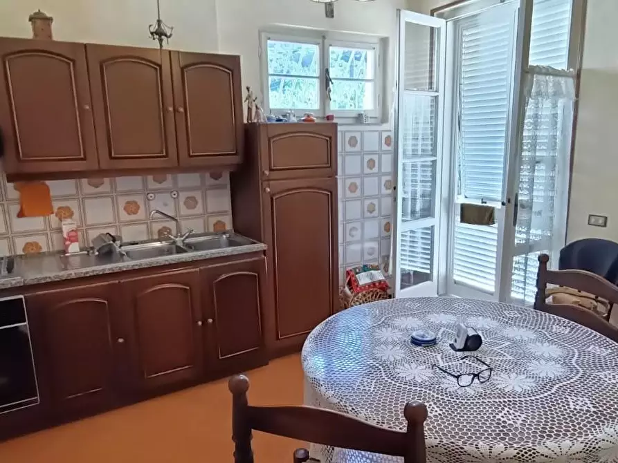 Immagine 4 di Villa in vendita  a San Giuliano Terme