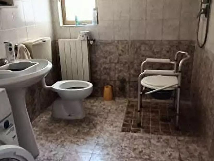 Immagine 13 di Villa in vendita  a San Giuliano Terme