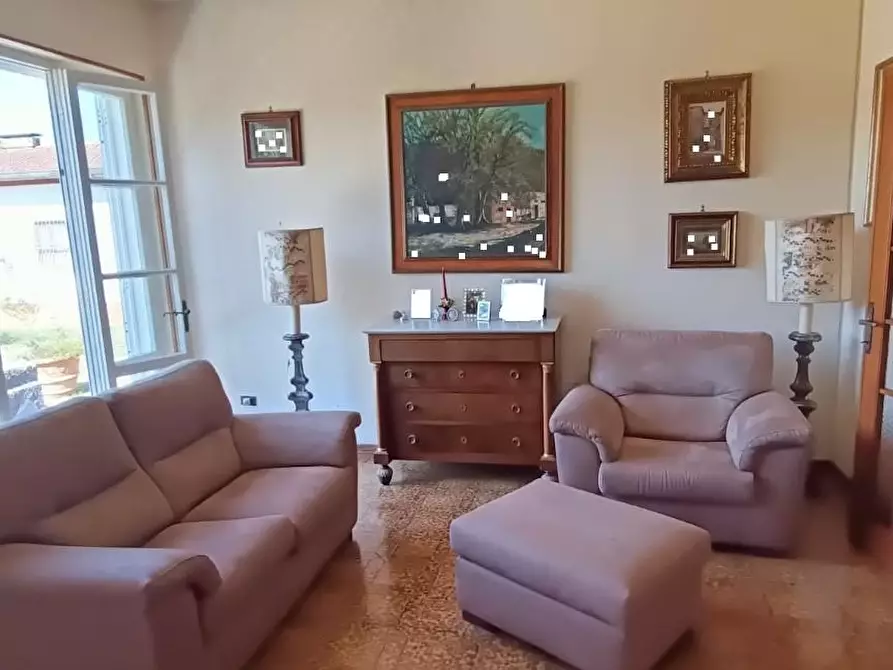 Immagine 2 di Villa in vendita  a San Giuliano Terme