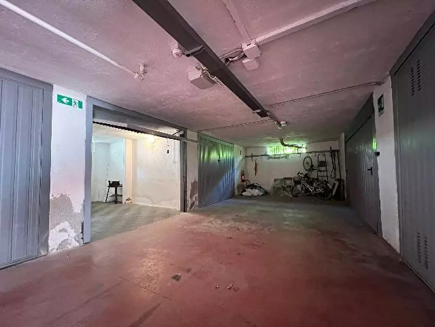 Immagine 12 di Appartamento in vendita  a Massa