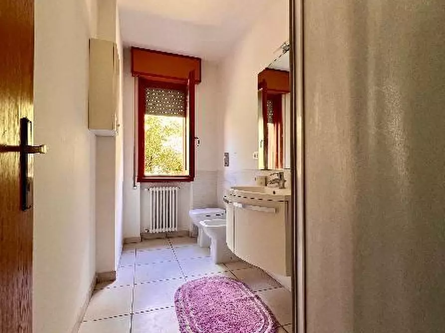 Immagine 10 di Appartamento in vendita  a Massa