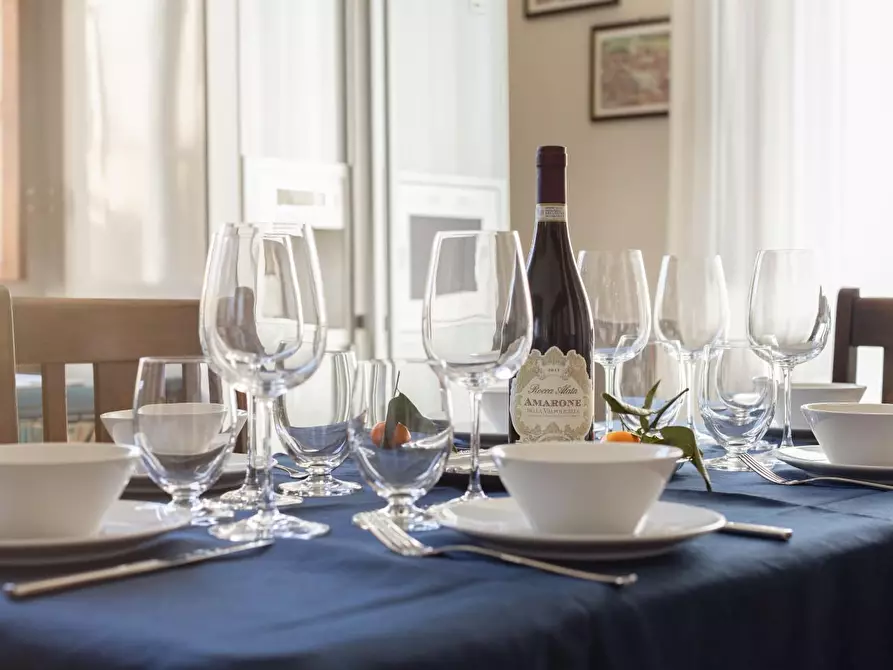 Immagine 94 di Attività commerciale in vendita  a Lucca