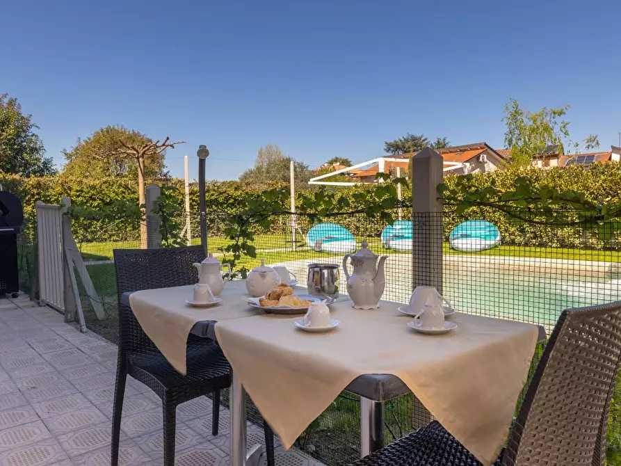 Immagine 12 di Attività commerciale in vendita  a Lucca