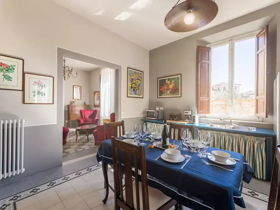 Immagine 95 di Attività commerciale in vendita  a Lucca