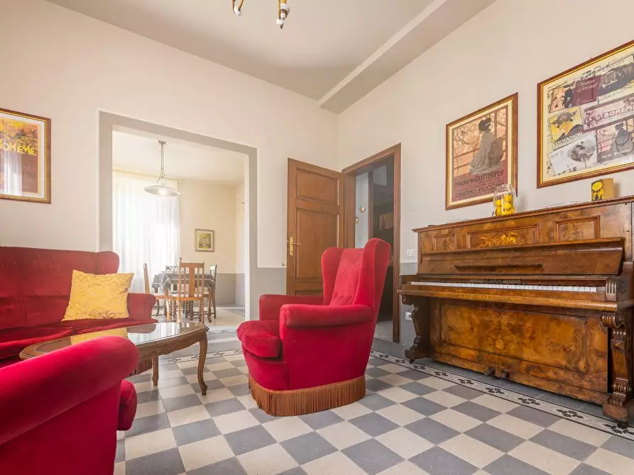 Immagine 69 di Attività commerciale in vendita  a Lucca