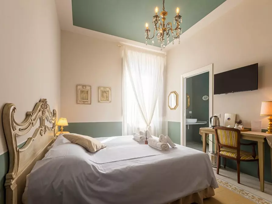 Immagine 19 di Attività commerciale in vendita  a Lucca