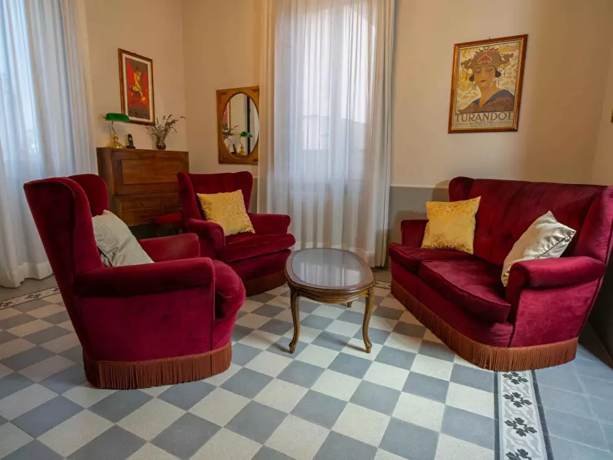 Immagine 67 di Attività commerciale in vendita  a Lucca