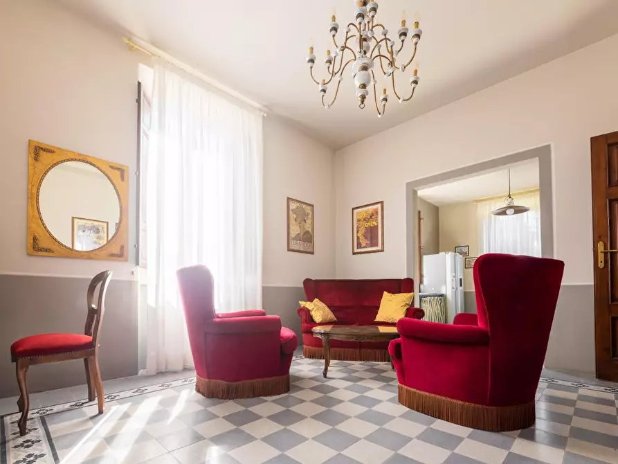 Immagine 64 di Attività commerciale in vendita  a Lucca