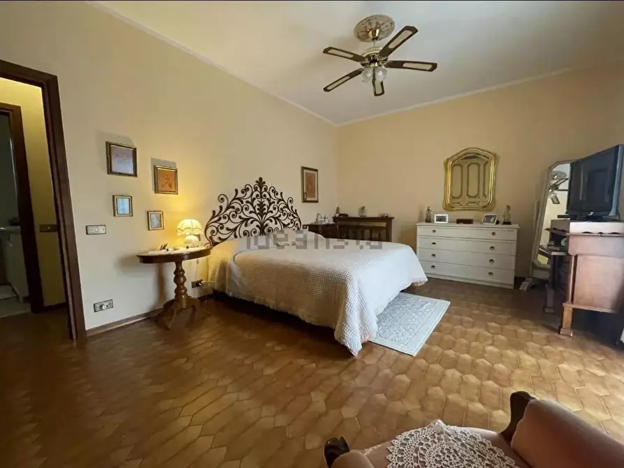 Immagine 23 di Villa in vendita  a Viareggio