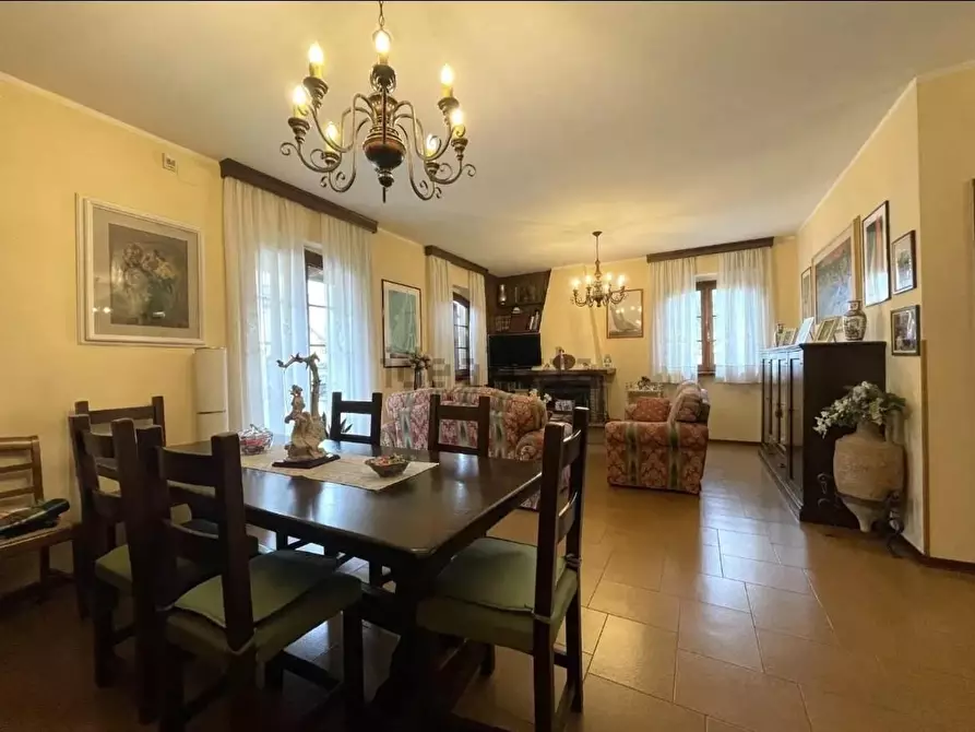 Immagine 12 di Villa in vendita  a Viareggio