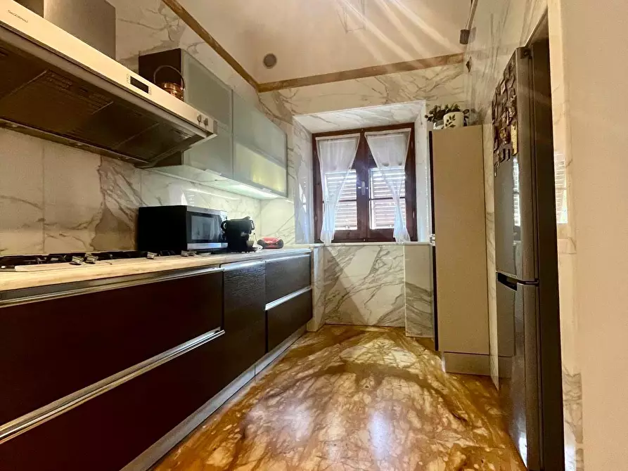 Immagine 12 di Appartamento in vendita  a Massa