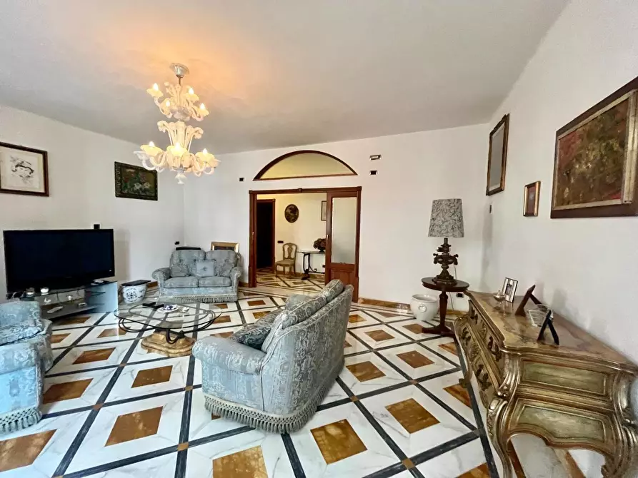 Immagine 5 di Appartamento in vendita  a Massa