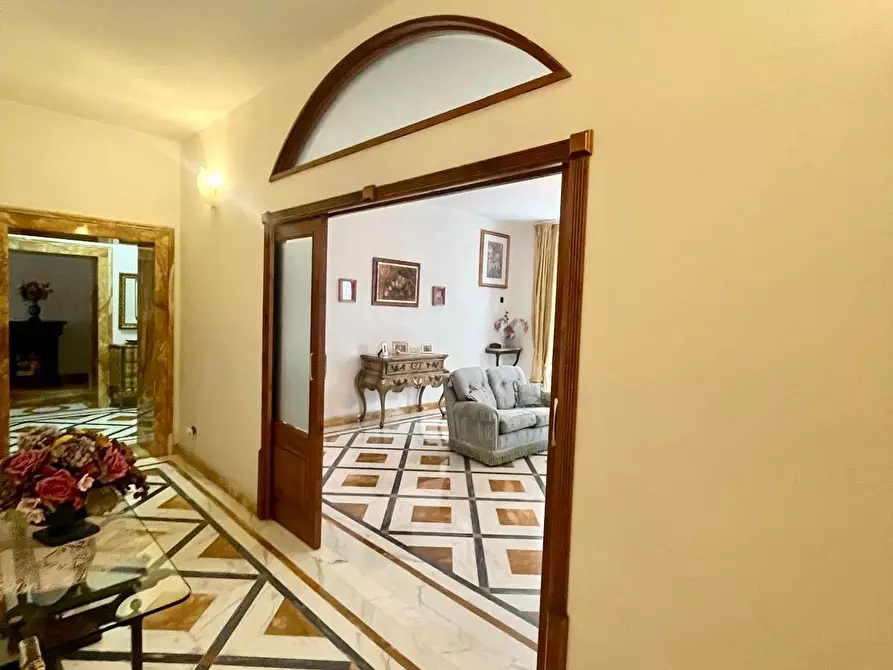 Immagine 4 di Appartamento in vendita  a Massa