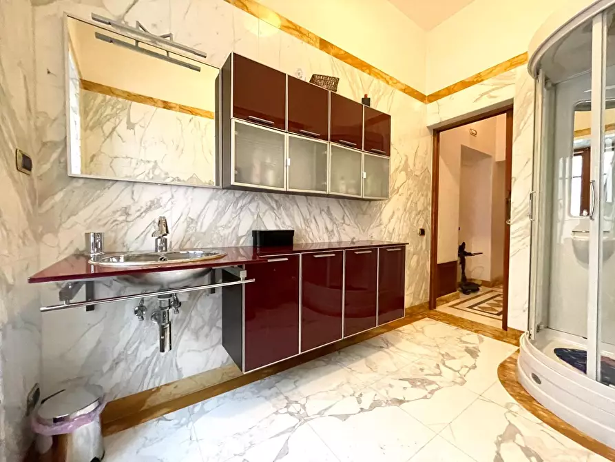 Immagine 22 di Appartamento in vendita  a Massa