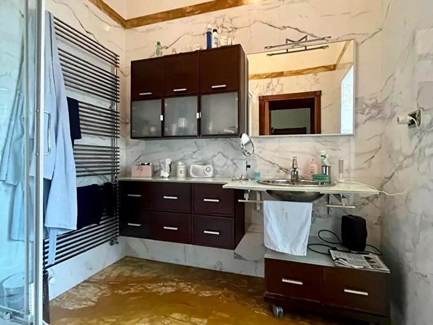 Immagine 20 di Appartamento in vendita  a Massa