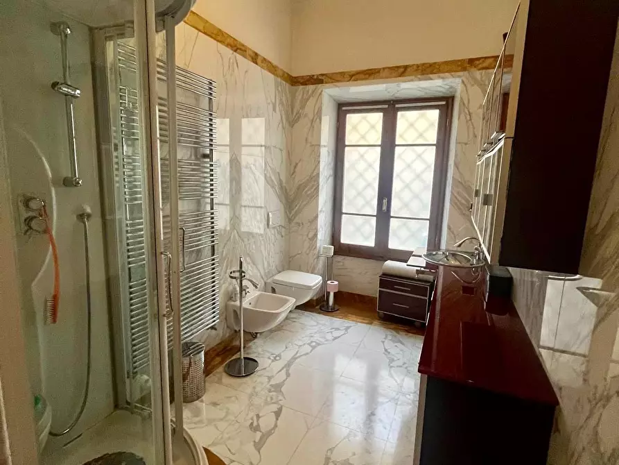 Immagine 21 di Appartamento in vendita  a Massa