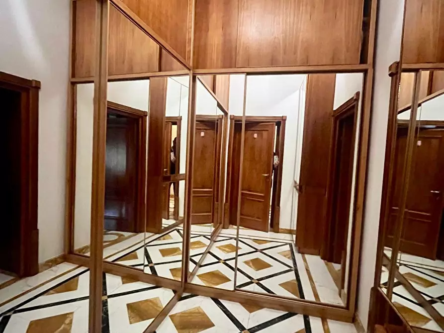 Immagine 17 di Appartamento in vendita  a Massa