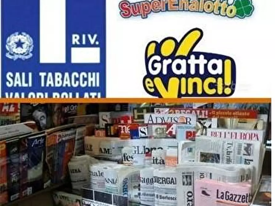 Immagine 1 di Attività commerciale in vendita  a Livorno