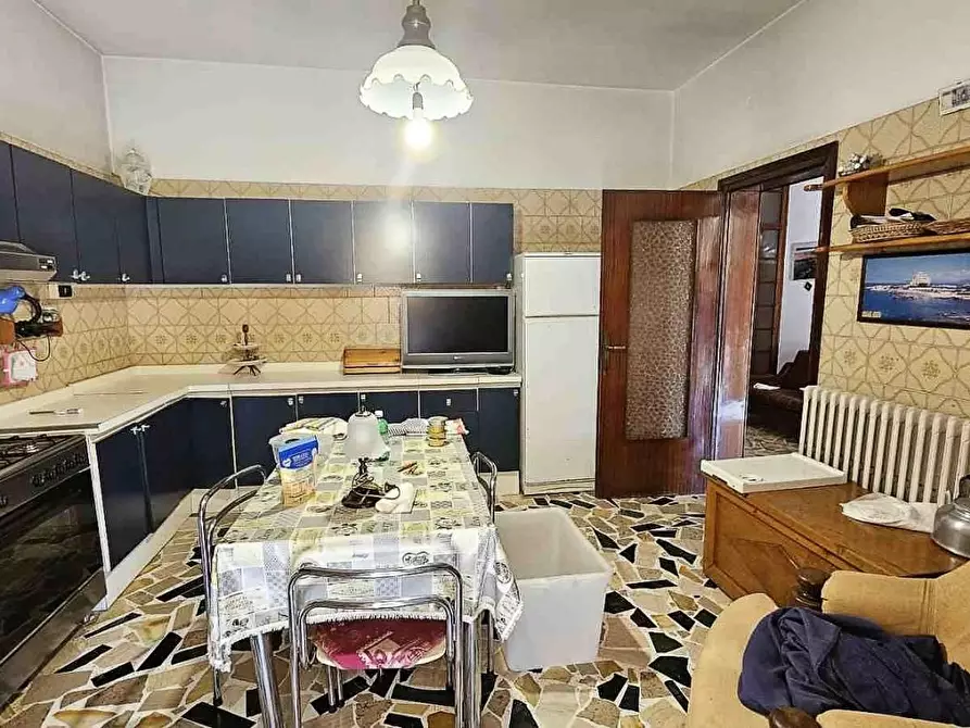 Immagine 9 di Appartamento in vendita  a Massa