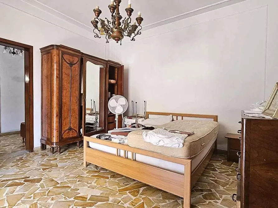 Immagine 11 di Appartamento in vendita  a Massa