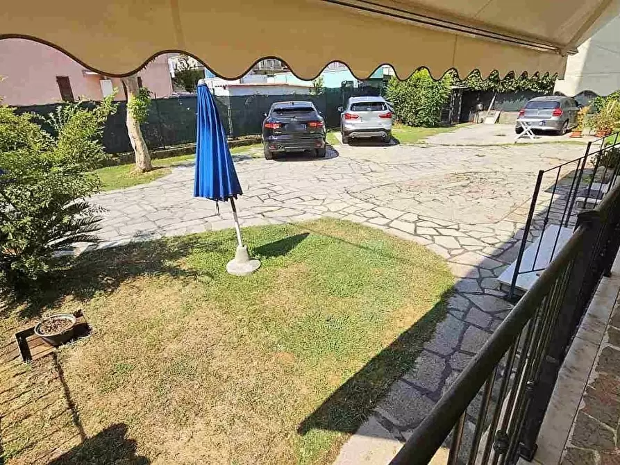 Immagine 4 di Appartamento in vendita  a Massa