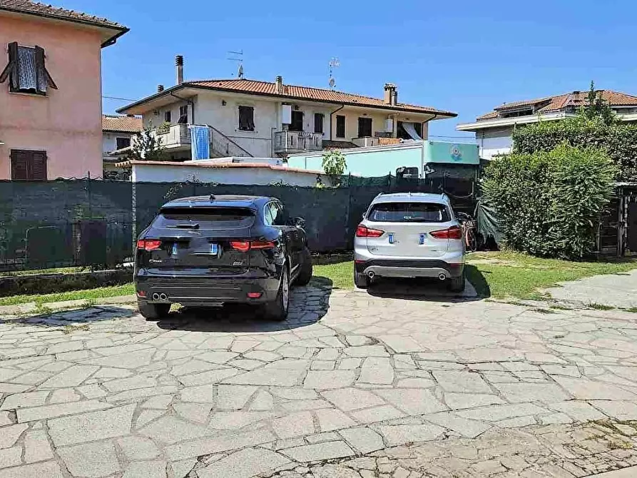 Immagine 16 di Appartamento in vendita  a Massa