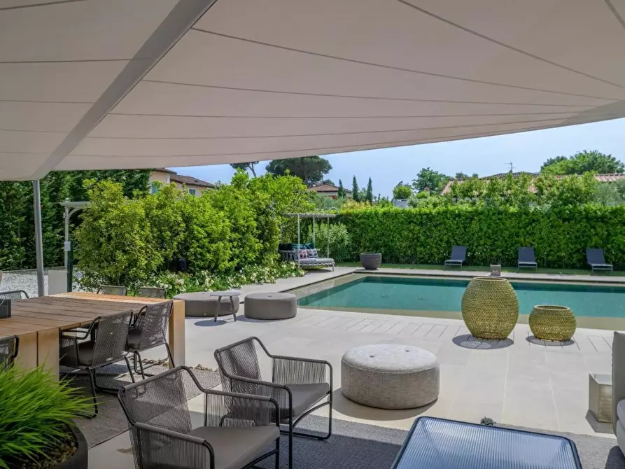 Immagine 6 di Villa in vendita  a Forte Dei Marmi