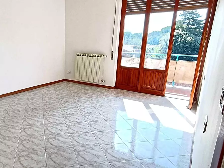 Immagine 12 di Appartamento in vendita  a Massa