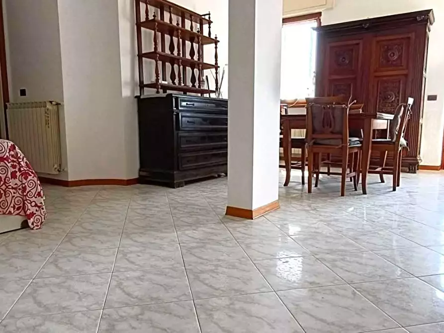 Immagine 9 di Appartamento in vendita  a Massa