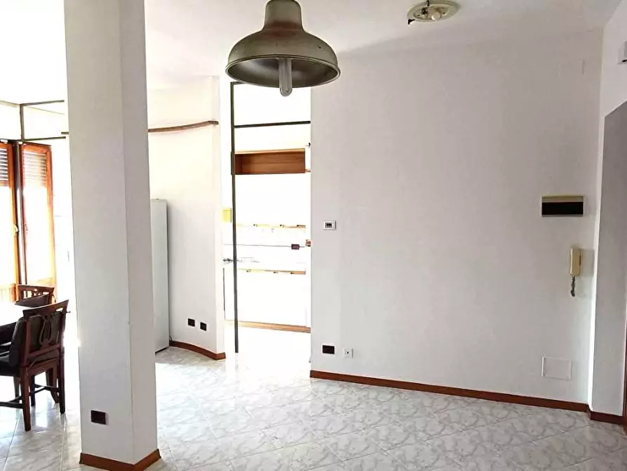 Immagine 3 di Appartamento in vendita  a Massa