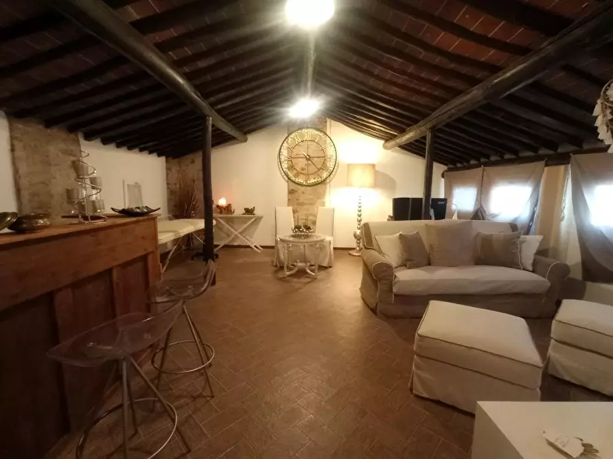 Immagine 22 di Rustico / casale in vendita  a Capannori